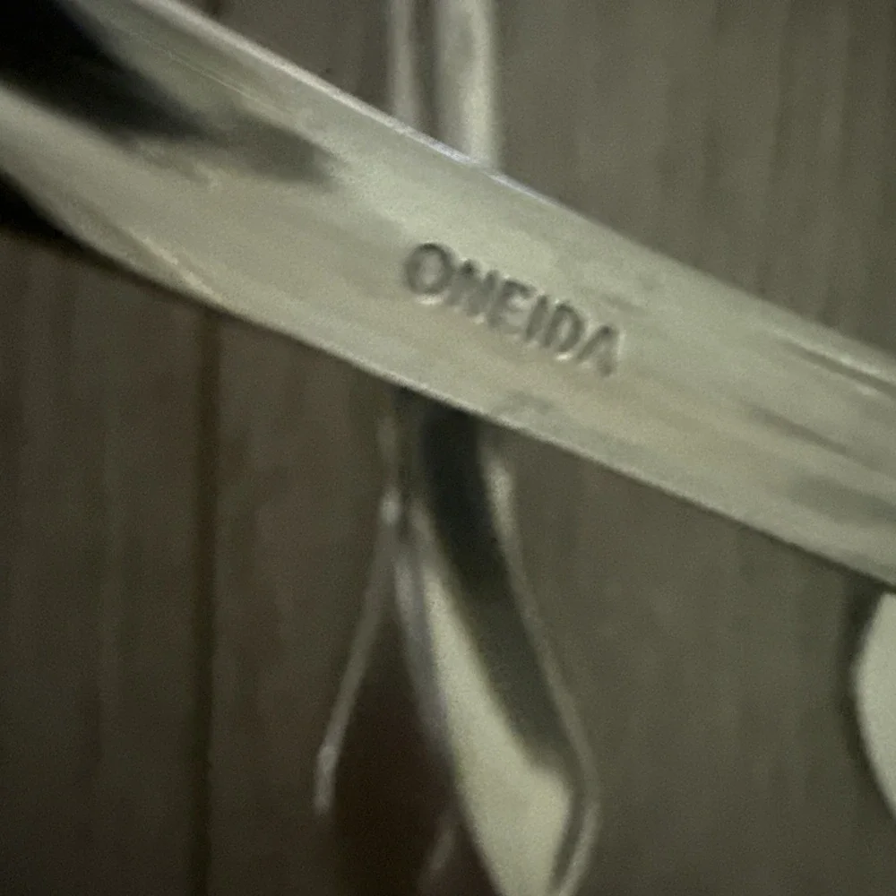 Oneida solid serving